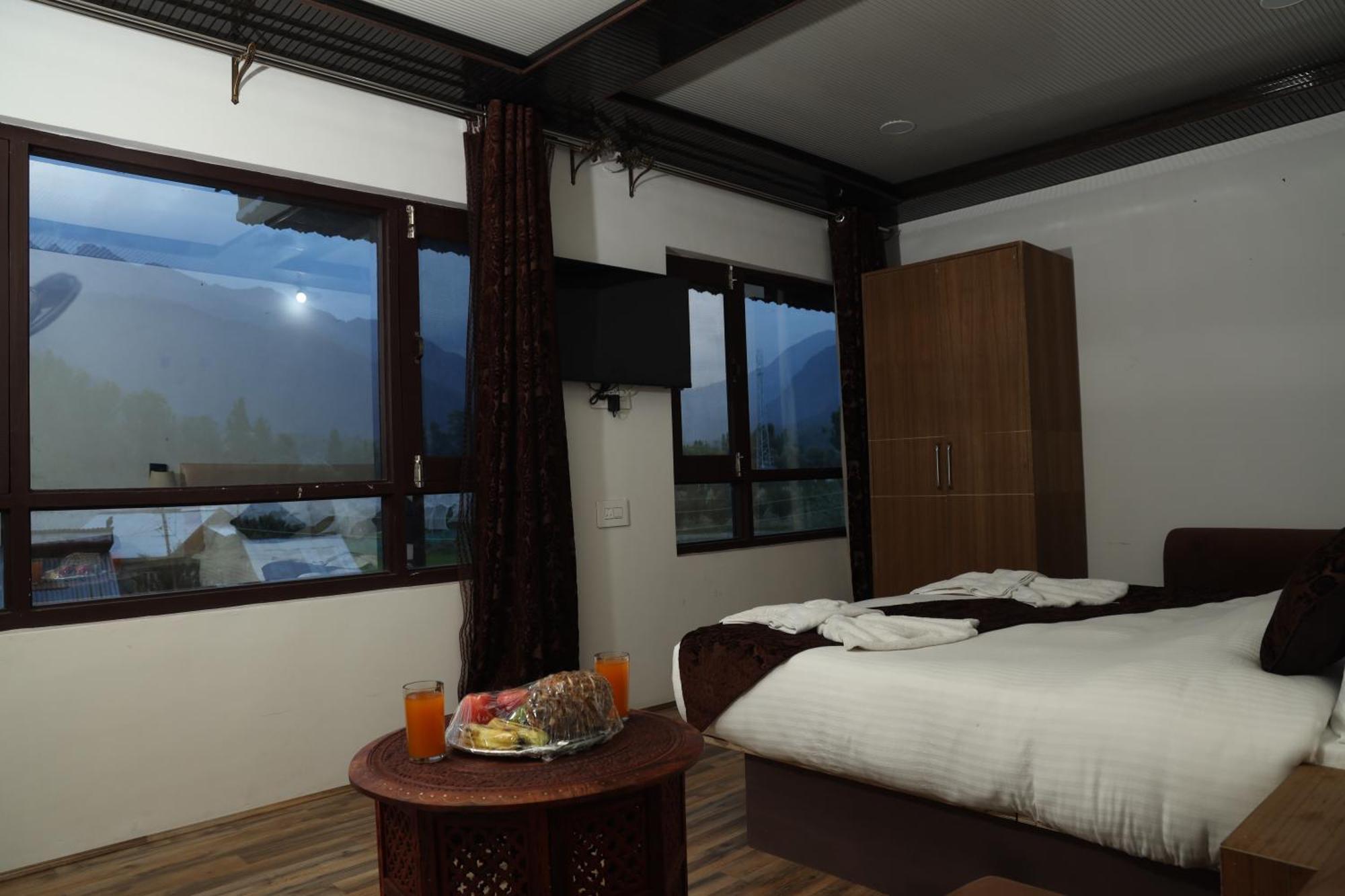 Hotel Mountain Orchard Retreat Pahalgām Exterior foto